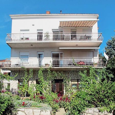 Apartman Laura Dramalj Bagian luar foto