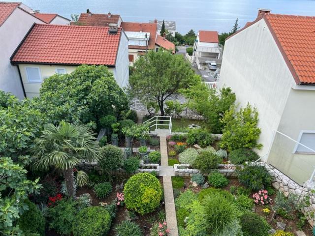 Apartman Laura Dramalj Ruang foto