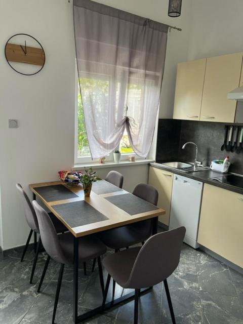 Apartman Laura Dramalj Ruang foto