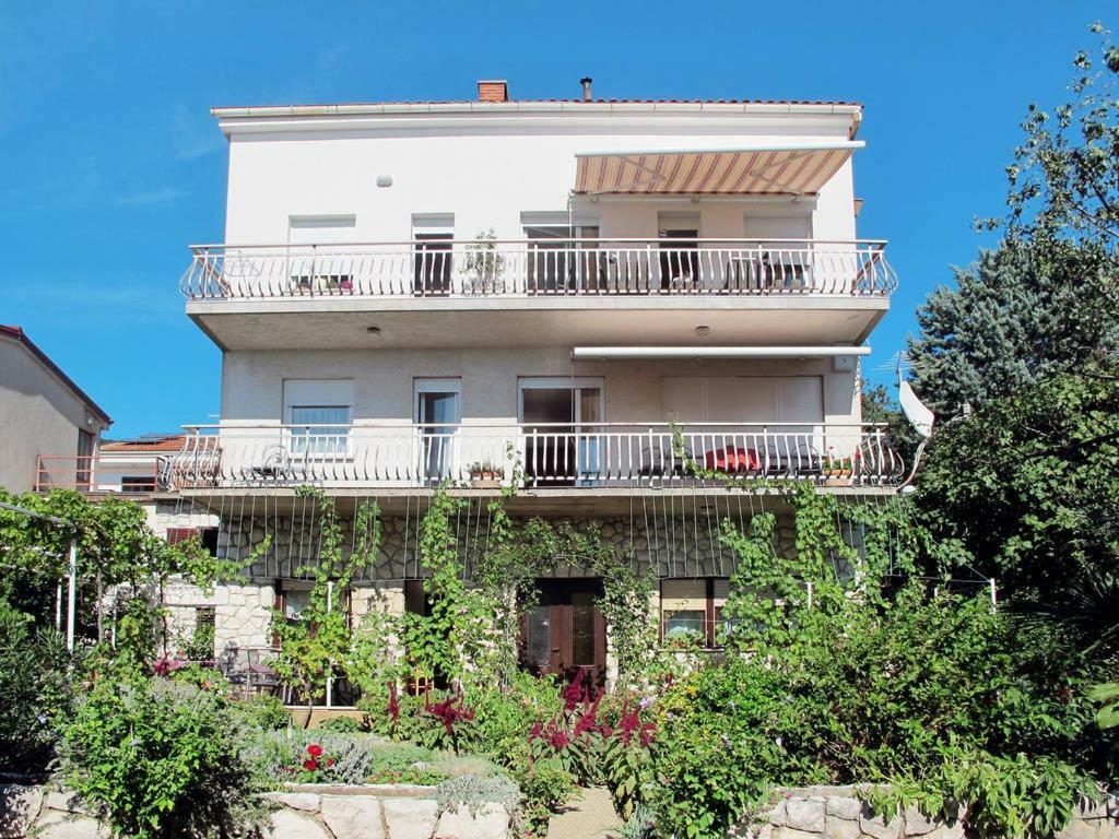 Apartman Laura Dramalj Bagian luar foto